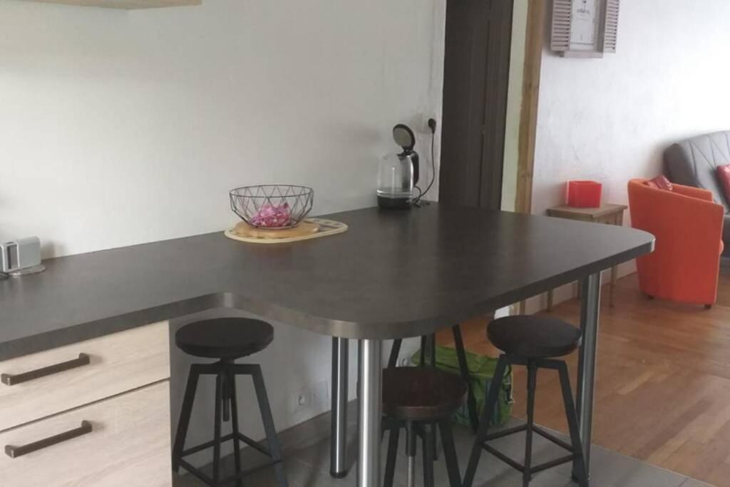Apartment Superbe T3 Traversant Avec Place De Parking *